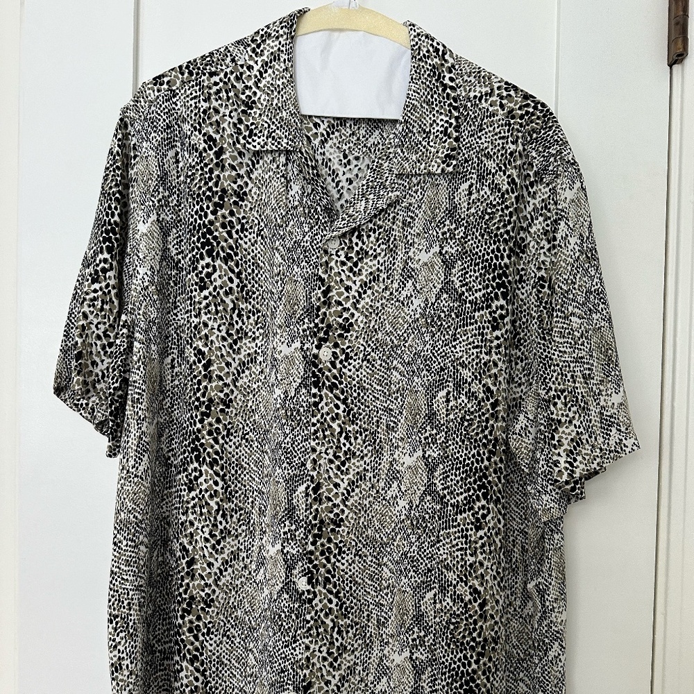 Men's Black and White Patterned Shirt